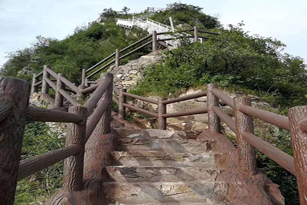 仿樹皮欄杆（gǎn）